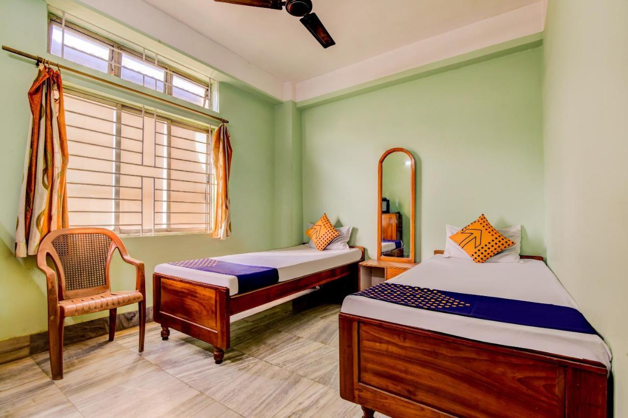 Oyo 63538 Hotel Lotus 1 Khanapara Quarto foto